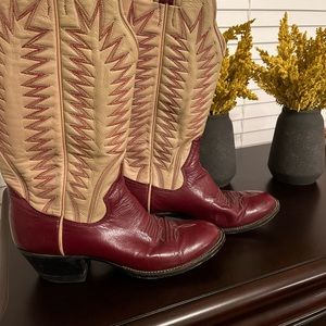 ⭐️❤️Vintage Western/Cowboy Boots!   Red/Tan⭐️❤️